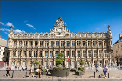 La commune de Valenciennes se situe dans le département du Pas-de-Calais.