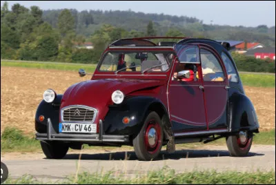 En quelle année la 2cv a-t-elle été commercialisée ?