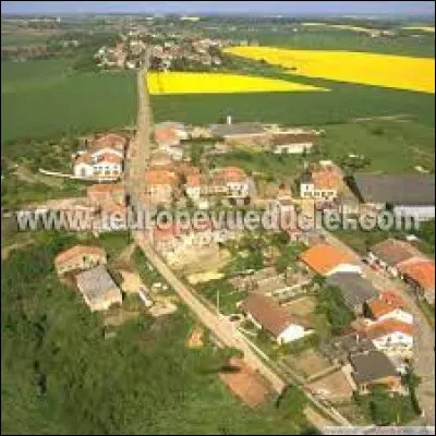 Nous commençons notre petite promenade dominicale dans la Meuse, à Amermont. Hameau dépendant de la ville de Bouligny, il se situe dans l'ancienne région ...