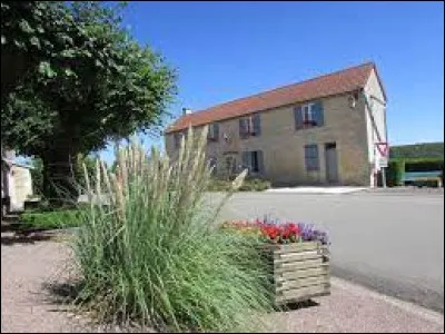 Aujourd'hui, nous démarrons notre balade en Haute-Marne, à Brethenay. Nous sommes dans l'ex région ...