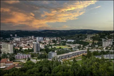 Firminy, 17 000 habitants, appartient à l'agglomération de ...