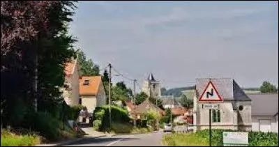 Je vous propose de commencer notre balade dans les Hauts-de-France, à Acquin-Westbécourt. Commune intégrée au parc naturel régional des Caps et Marais d'Opale, elle se situe dans le département ...