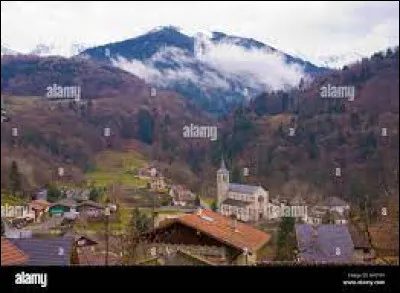 Nous démarrons notre balade dominicale en Savoie, à Arvillard. Nous sommes das l'ex région ...