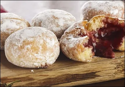 Tu as vu sur le menu du self qu'à midi il y a le choix entre trois goûts de beignets ! Lequel préfères-tu ?