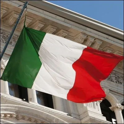 Quel monument italien se trouve sur la Piazza dei Miracoli ?