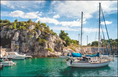 Dans quel département est située la ville de Cassis ?