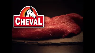 En France, proposer de la viande de cheval dans les cantines est illégal.