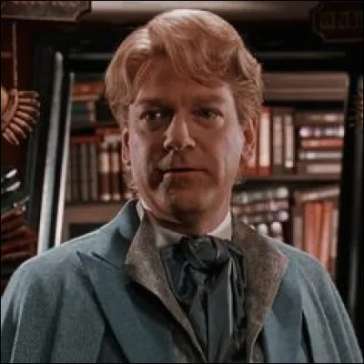 Quelle créature présente Gilderoy Lockhart pendant son cours de Défense contre les Forces du Mal ?