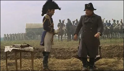 Dans "Waterloo" de Sergueï Bondartchouk, quel est cet acteur américain qui incarne l'empereur, peut-être le meilleur Napoléon ?