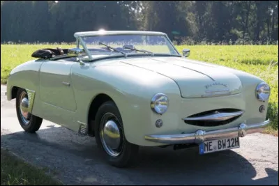 Quel est ce petit roadster 2 places en aluminium, produit par le constructeur Panhard de 1952 à 1956 ?