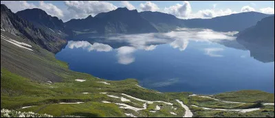 Géographie : Quel fleuve constitue une frontière naturelle entre la Russie et la Chine sur une distance de près de 1 600 kilomètres ?