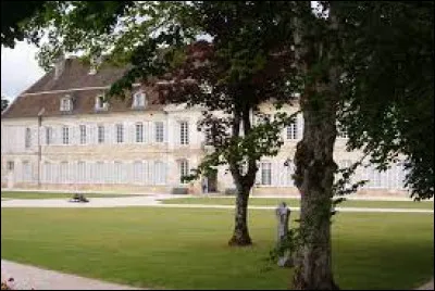 Je vous propose de commencer notre balade dominicale à l'ancienne abbaye d'Auberive. Village de l'arrondissement de Langres, il se situe dans le département ...