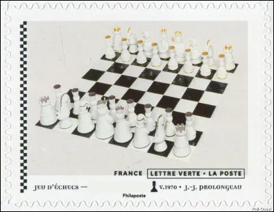 À vue de nez, comme ça, en quel matériau auraient été réalisées les pièces de ce jeux d'échecs ?