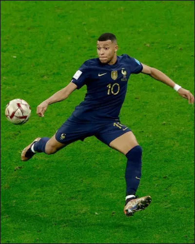 Quel est le nom complet de Kylian Mbappé ?