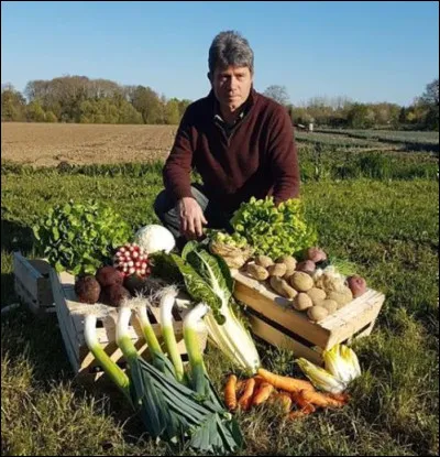 Comment appelle-t-on un agriculteur qui produit des fruits et légumes ?