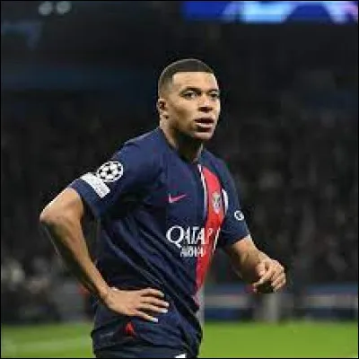 Dans quel club Kylian Mbappé a-t-il signé ?