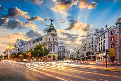 Il est né à Madrid, en Espagne.