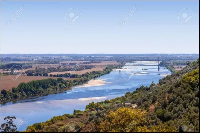 Quel fleuve passe dans la ville de Lisbonne ?