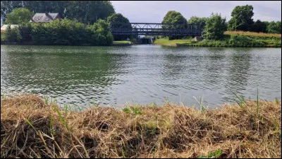 Quel important cours d'eau parcourt le département, sur 130 km, dans sa partie nord ?