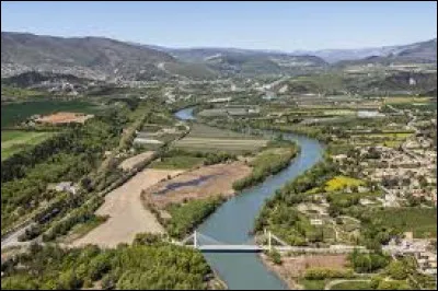 Quel est ce grand cours d'eau qui traverse le département du nord vers le sud ?