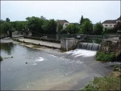 Quel est ce grand cours d'eau qui traverse tout le département, du sud-est au nord-ouest ?