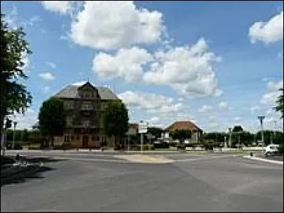 Notre balade dominicale commence Biars-sur-Cère. Commune de l'arrondissement de Figeac, dans les vallées de la Cère et de la Dordogne, elle se situe dans le département ...