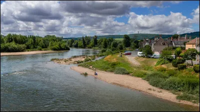 Quel est ce grand cours d'eau qui borde le département à l'est ?