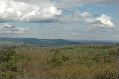 À quelle altitude situez-vous le point culminant du département de l'Orne ?