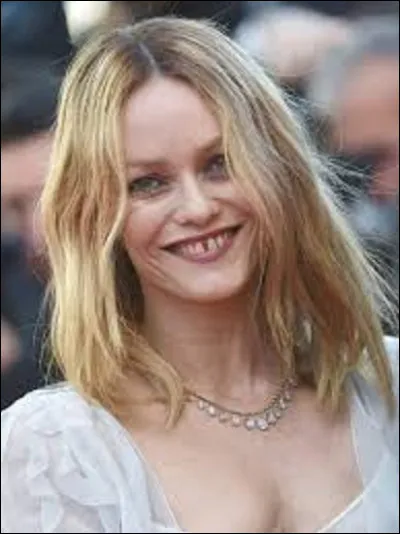 De juin 1998 à juin 2012, avec quel acteur Vanessa Paradis a-t-elle vécu ?