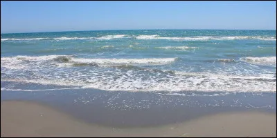 Quelle ville est la plus proche de la mer ?