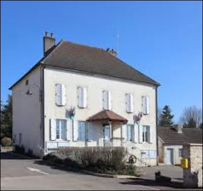 Nous commençons cette promenade à Arceau. Commune de l'aire d'attraction Dijonnaise, elle se situe dans le département ...