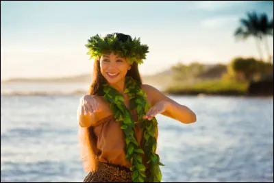 A quelle île peut-on associer ce collier de fleurs ?