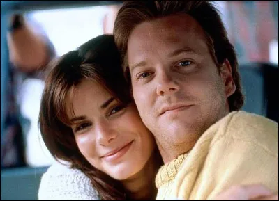 Quelle actrice donne la réplique à Kiefer Sutherland dans le film "La Disparue", sorti en 1993 ?