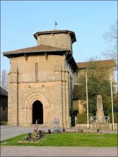 Nous démarrons notre balade devant l'église Saint-Christophe de Beaune-les-Mines. Autrefois commune indépendante, devenue en 1962 un quartier de Limoges, elle se situe dans le département ...