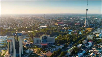 C'est la capitale de l'Ouzbékistan et la plus grande ville d'Asie centrale avec 2,7 millions d'habitants :