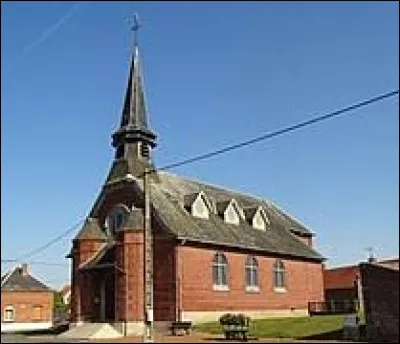 Nous démarrons notre balade dans les Hauts-de-France, devant l'église Saint-Léger, à Anneux. Village de l'arrondissement de Cambrai, il se situe dans le département ...