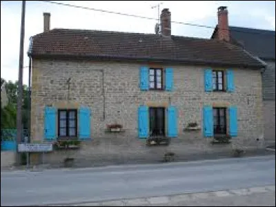 Notre balade dominicale commence à Coulommes-et-Marqueny. Village de l'arrondissement de Vouziers, il se situe dans l'ancienne région ...