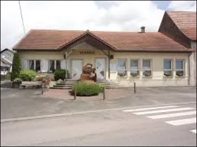 Nous démarrons notre promenade en Lorraine, à Hérange. Village du pays de Sarrebourg, il se situe dans le département ...