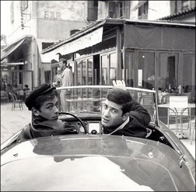 Après une enfance et une adolescence compliquées, Alain Delon sort du milieu de la pègre par la rencontre de l'actrice Brigitte Auber qui l'emmène au festival de Cannes en...