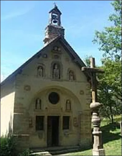 Aujourd'hui, nous commençons notre balade en région P.A.C.A., devant la chapelle des Pétètes, à Bénévent-et-Charbillac. Ancienne commune de l'arrondissement de Gap, dans le Champsaur et sur la rive droite du Drac, elle se situe dans le département ...