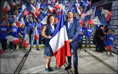 En 2024, pour quel événement sportif Florent Manaudou et Mélina Robert-Michon étaient-ils les porte-drapeau de la délégation française ?