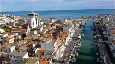 Quelle est cette petite ville de 5 700 habitants, station balnéaire située au sud de Montpellier, à l'embouchure du Lez ?