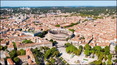 Quelle est cette ville de 148 000 habitants, préfecture et ville la plus peuplée du département ?