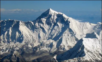 En 2023, c'est ... qui a annoncé gravir l'Everest dans un an jour pour jour.