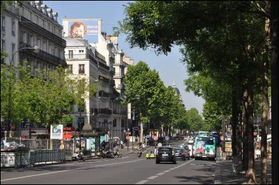 "J'aime flâner sur les grands boulevards Y a tant de choses, tant de choses tant de choses à voir ..." : qui chante "les grands boulevards" ?