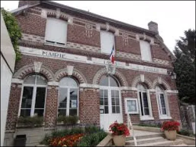 Nous démarrons notre balade dominicale dans les Hauts-de-France, à Beauvois-en-Vermandois. Village de l'aire d'attraction Saint-Quentinoise, il se situe dans le département...