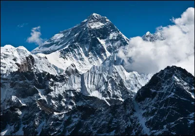 Quelle est la plus haute montagne du monde ?