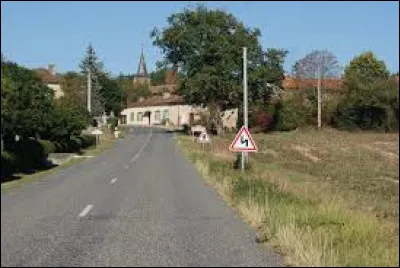 Pour commencer cette nouvelle balade, je vous emmène à Arrouède. Petit village de 87 habitants, dans l'arrondissement de Mirande, il se situe dans le département ...