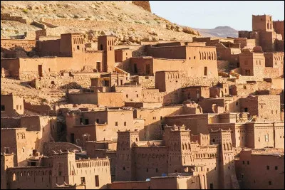 Quelle est la ville la plus ancienne encore habitée en continu dans le monde ?