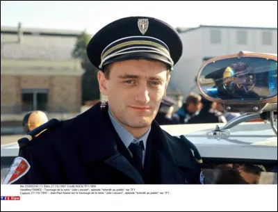 Dans quelle série policière française, Jean-Paul Rouve jouait le rôle du brigadier Éric Léveil ?